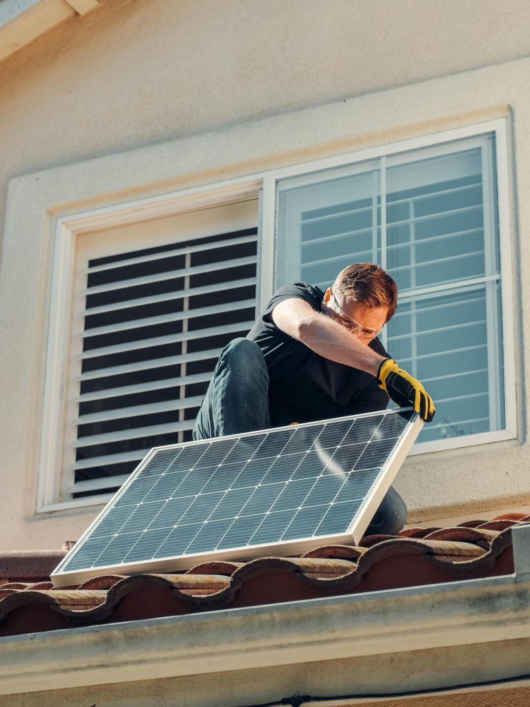 Complete Guide to Installing Solar Panels at Home in Pakistan Complete Guide to Installing Solar Panels at Home in Pakistan